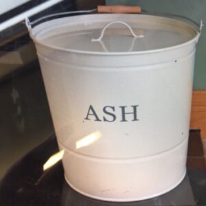Ash bucket with lid cream